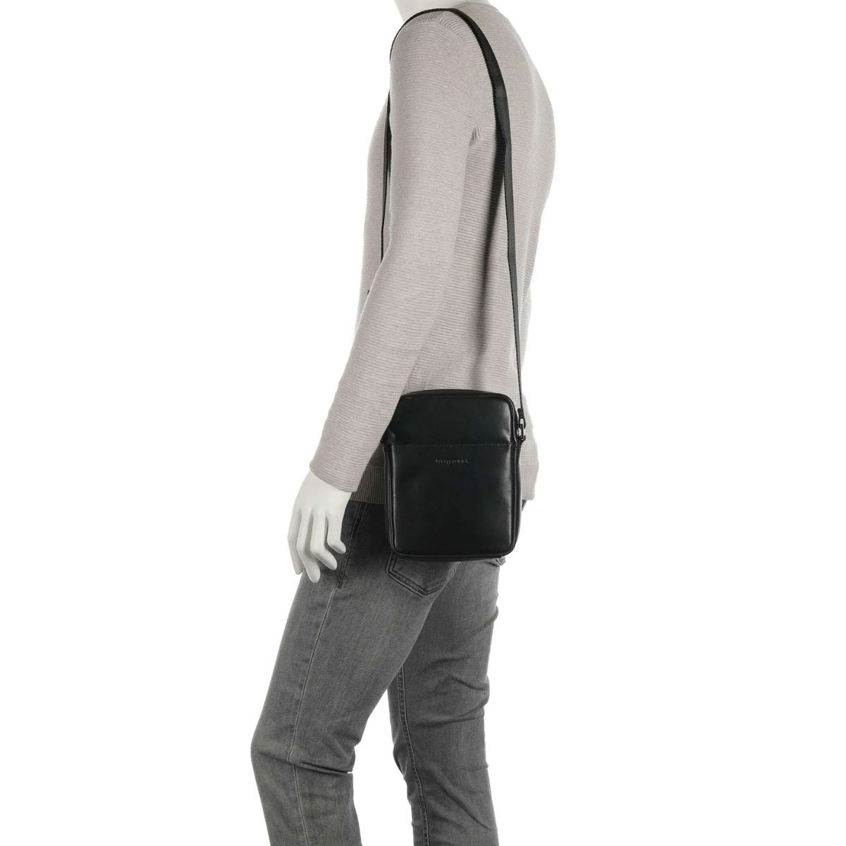 Geanta crossbody Barbati Bugatti Romano, 494105, Piele Naturala, Neagra
